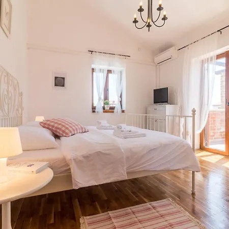 Maja In Istria For Families And Kids In A Willa Butkovići